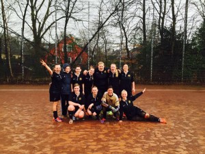 Mannschaftsfoto nach dem Spiel in Altona